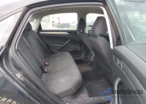 2012 Volkswagen Passat S z USA, uszkodzony, nr VIN 1VWAP7A31CC086856